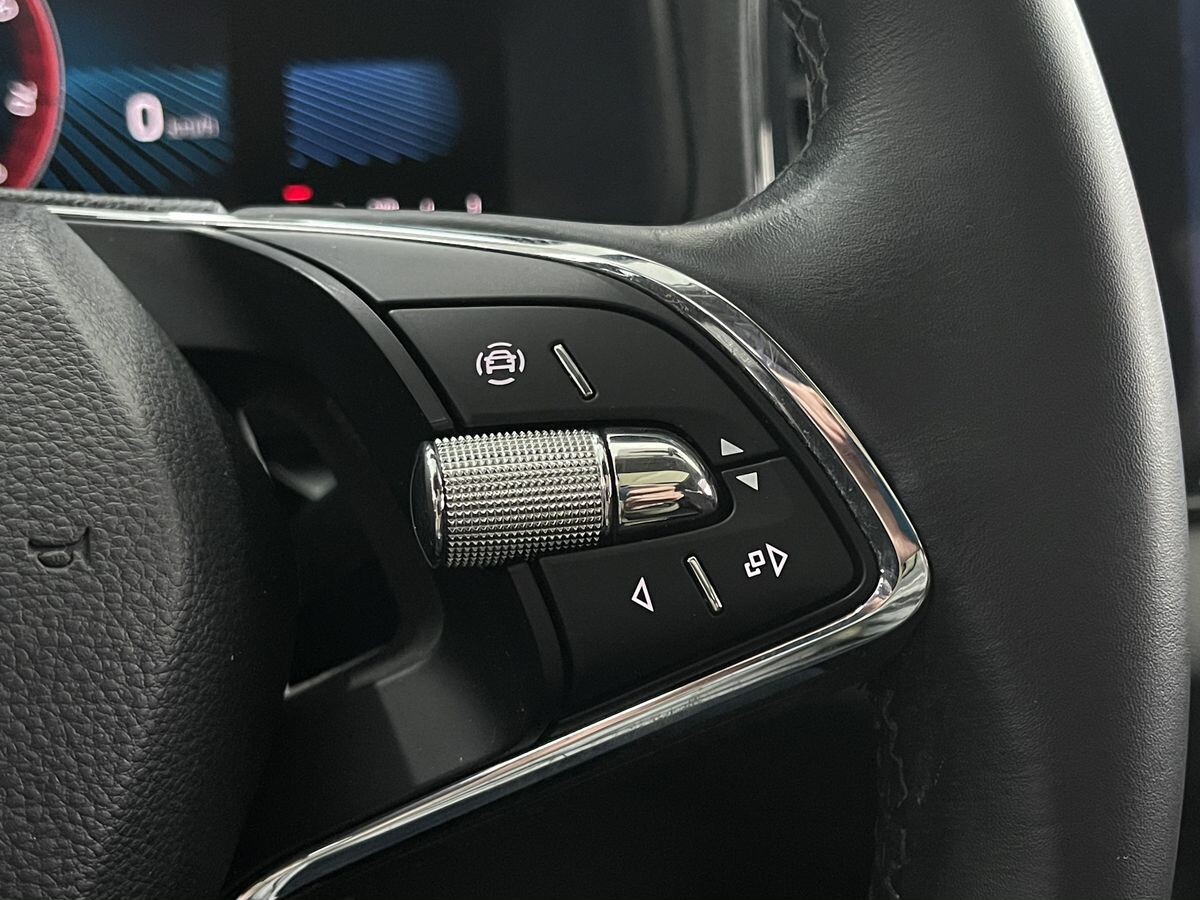 Skoda Karoq 2023 - фото автомобиля