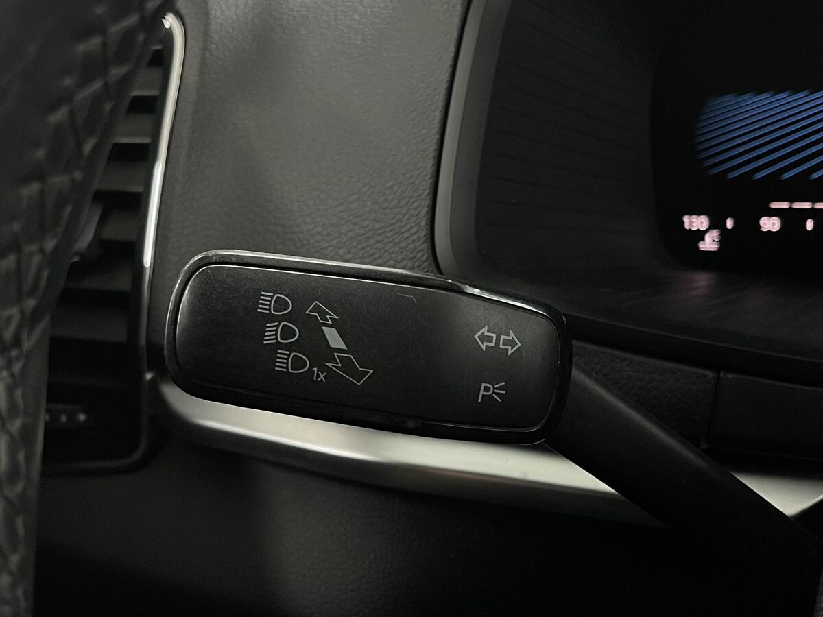 Skoda Karoq 2023 - фото автомобиля