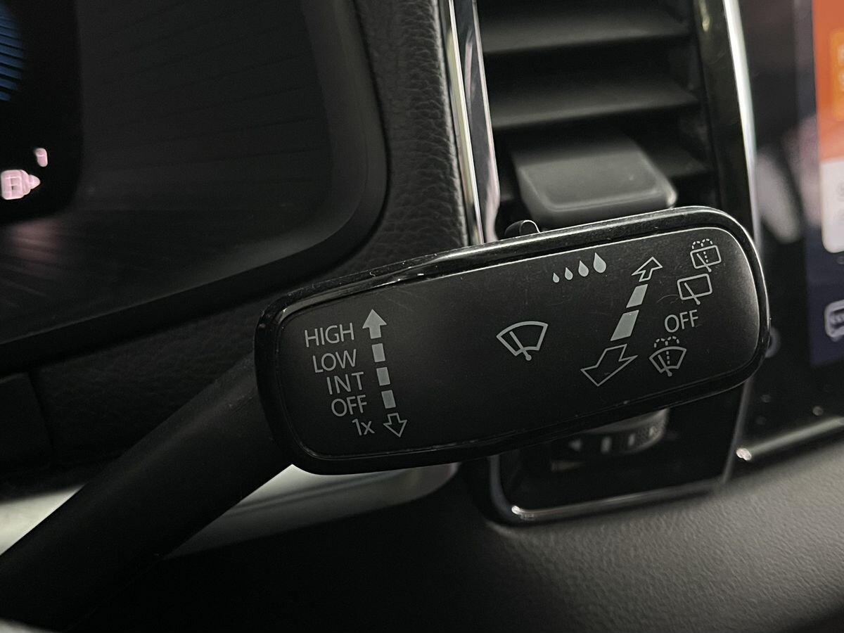 Skoda Karoq 2023 - фото автомобиля