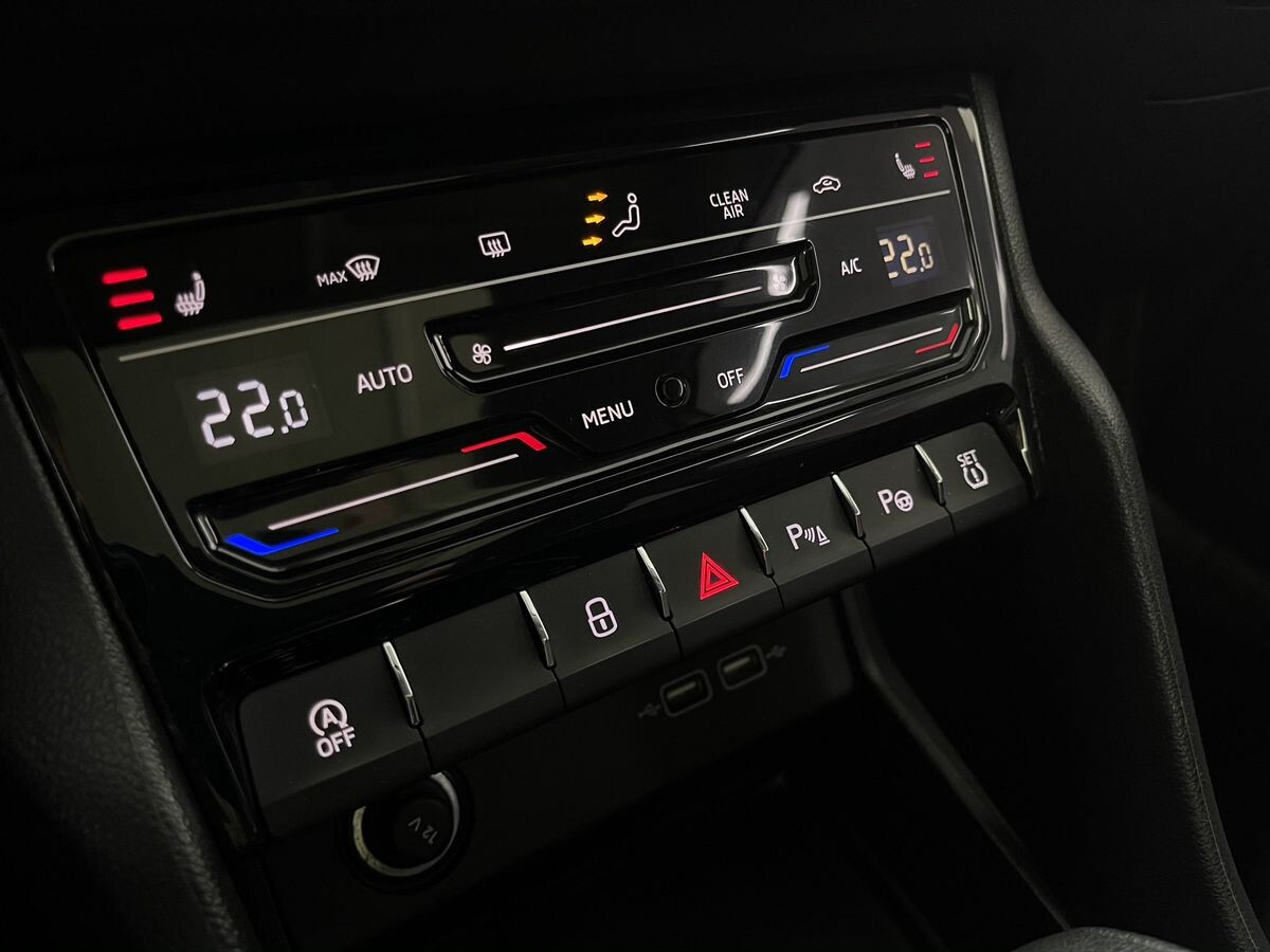 Skoda Karoq 2023 - фото автомобиля