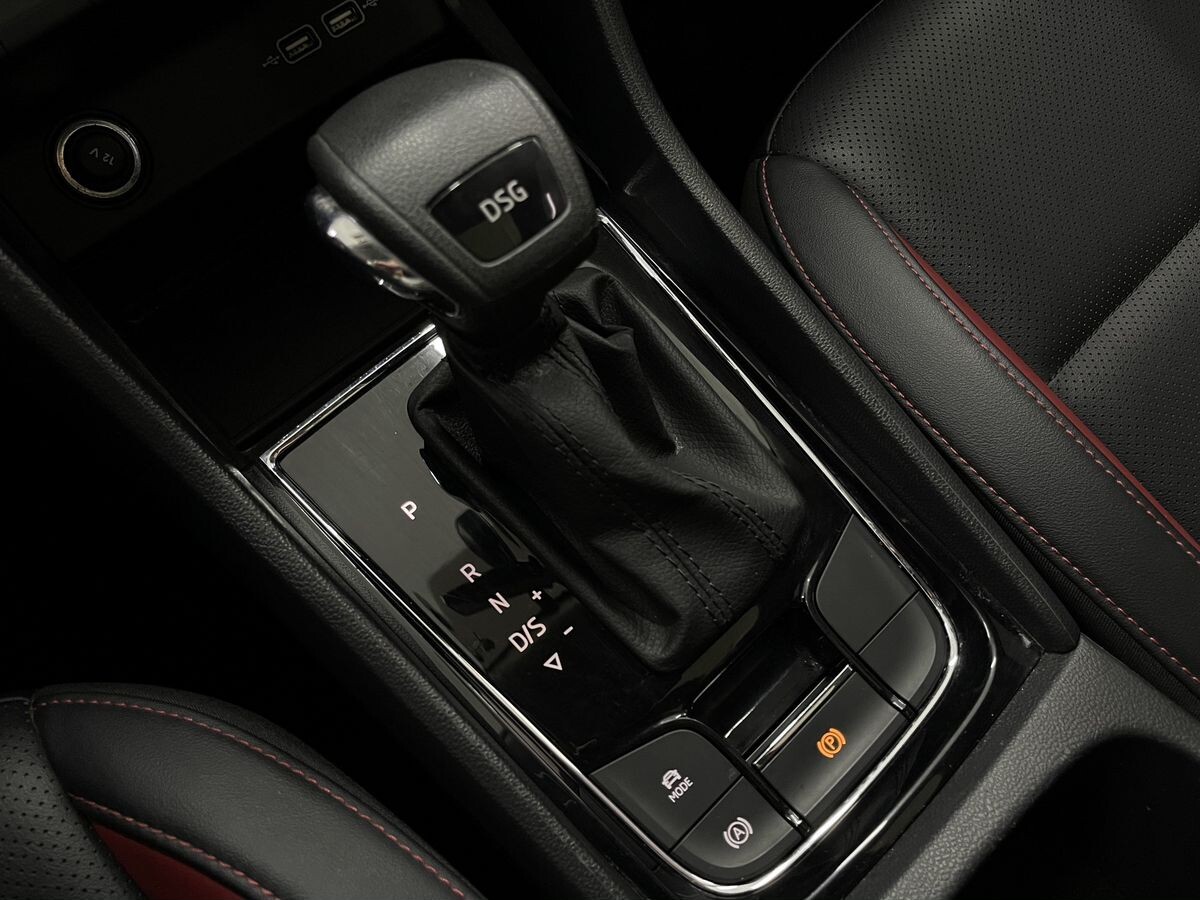 Skoda Karoq 2023 - фото автомобиля