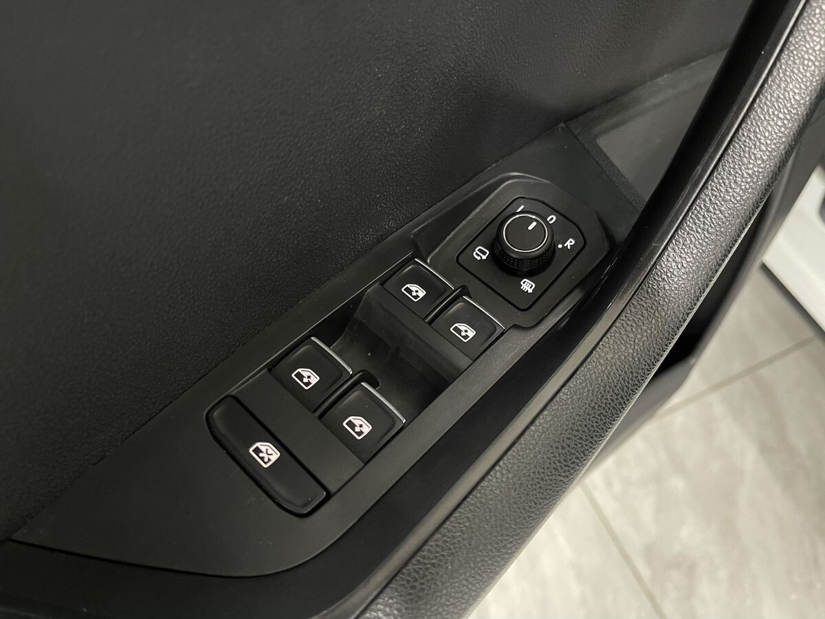 Skoda Karoq 2023 - фото автомобиля