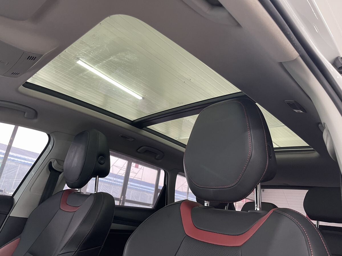 Skoda Karoq 2023 - фото автомобиля