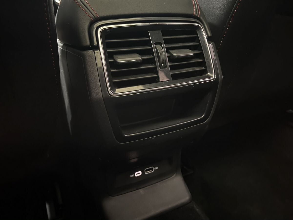 Skoda Karoq 2023 - фото автомобиля