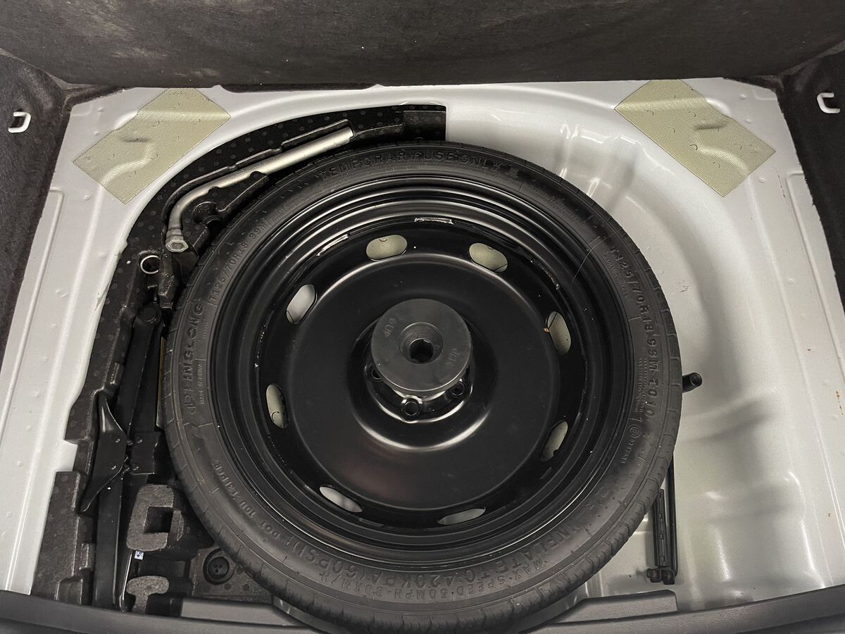 Skoda Karoq 2023 - фото автомобиля