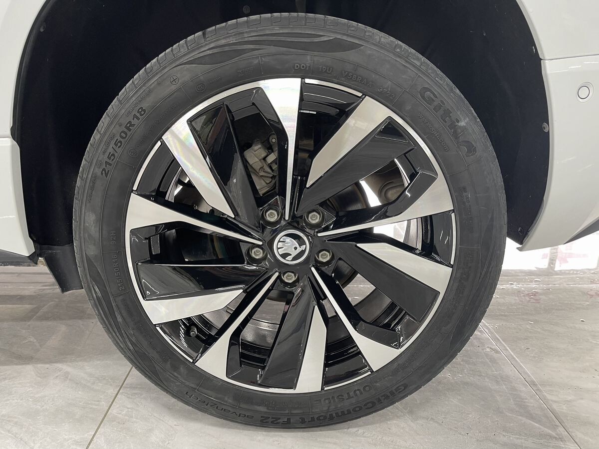 Skoda Karoq 2023 - фото автомобиля