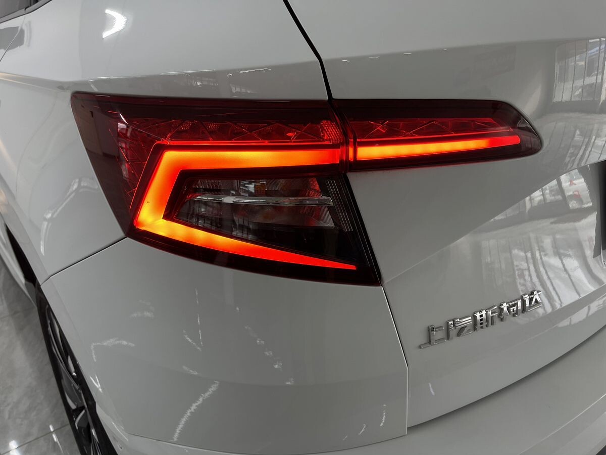 Skoda Karoq 2023 - фото автомобиля