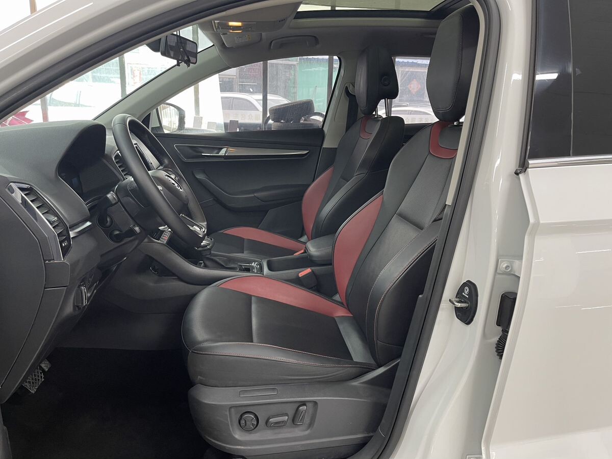 Skoda Karoq 2023 - фото автомобиля