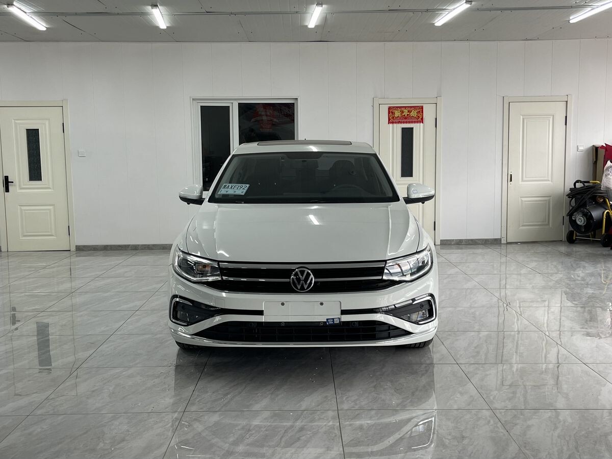 Volkswagen Bora 2022 - фото автомобиля