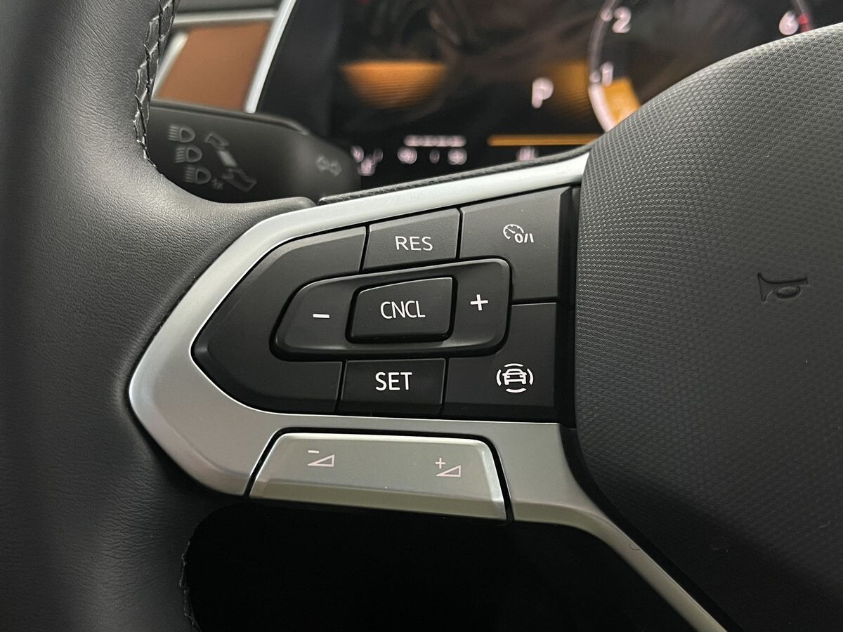 Volkswagen Bora 2022 - фото автомобиля