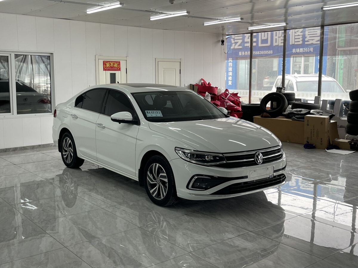 Volkswagen Bora 2022 - фото автомобиля