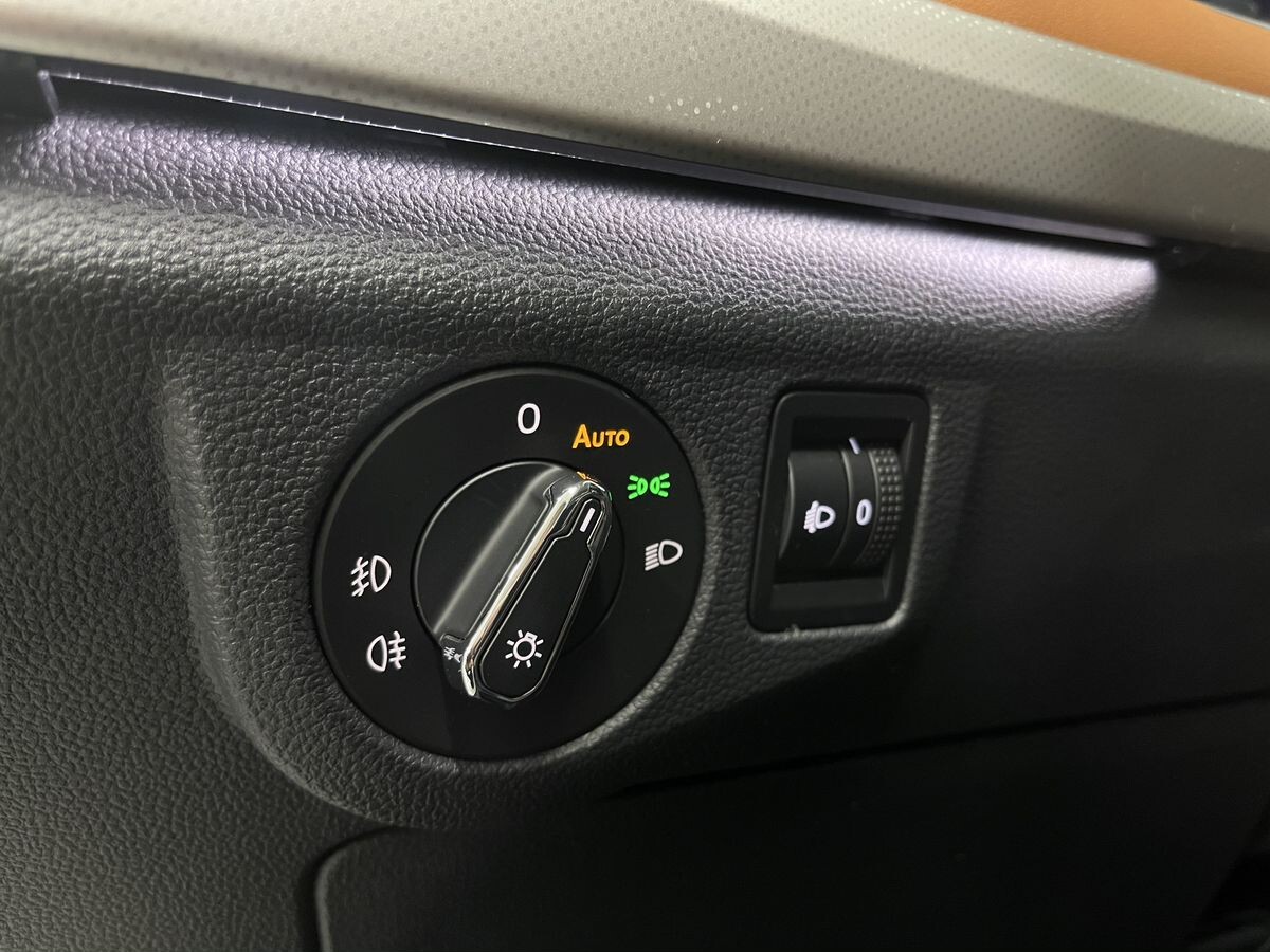 Volkswagen Bora 2022 - фото автомобиля