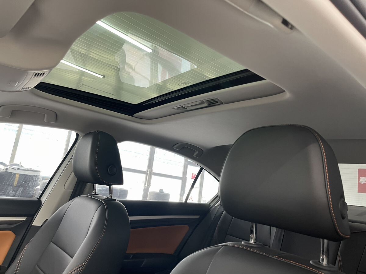 Volkswagen Bora 2022 - фото автомобиля