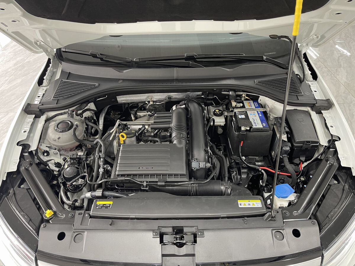 Volkswagen Bora 2022 - фото автомобиля