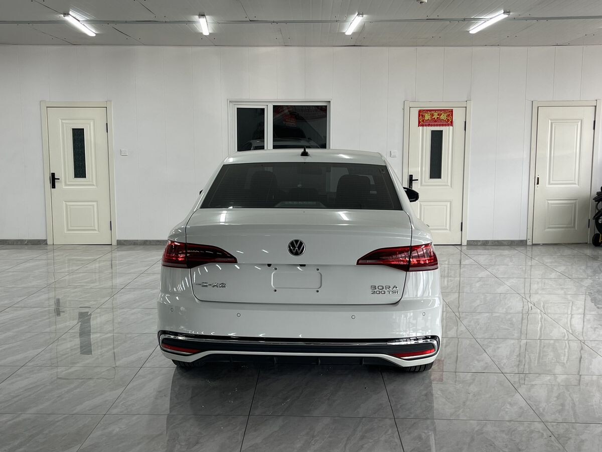 Volkswagen Bora 2022 - фото автомобиля