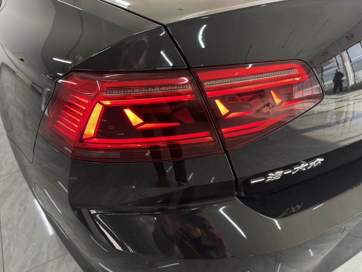 Volkswagen Magotan 2022 - фото автомобиля