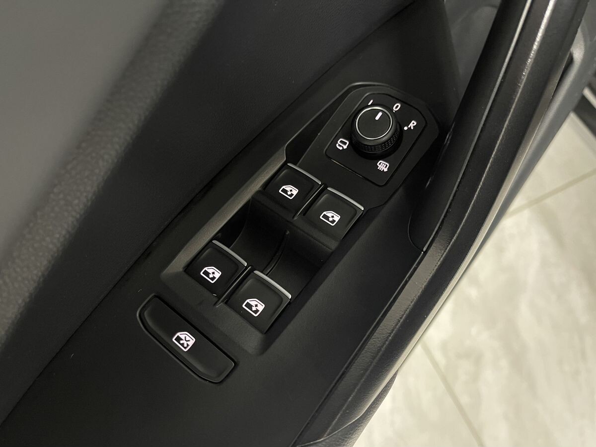 Volkswagen Sagitar 2021 - фото автомобиля