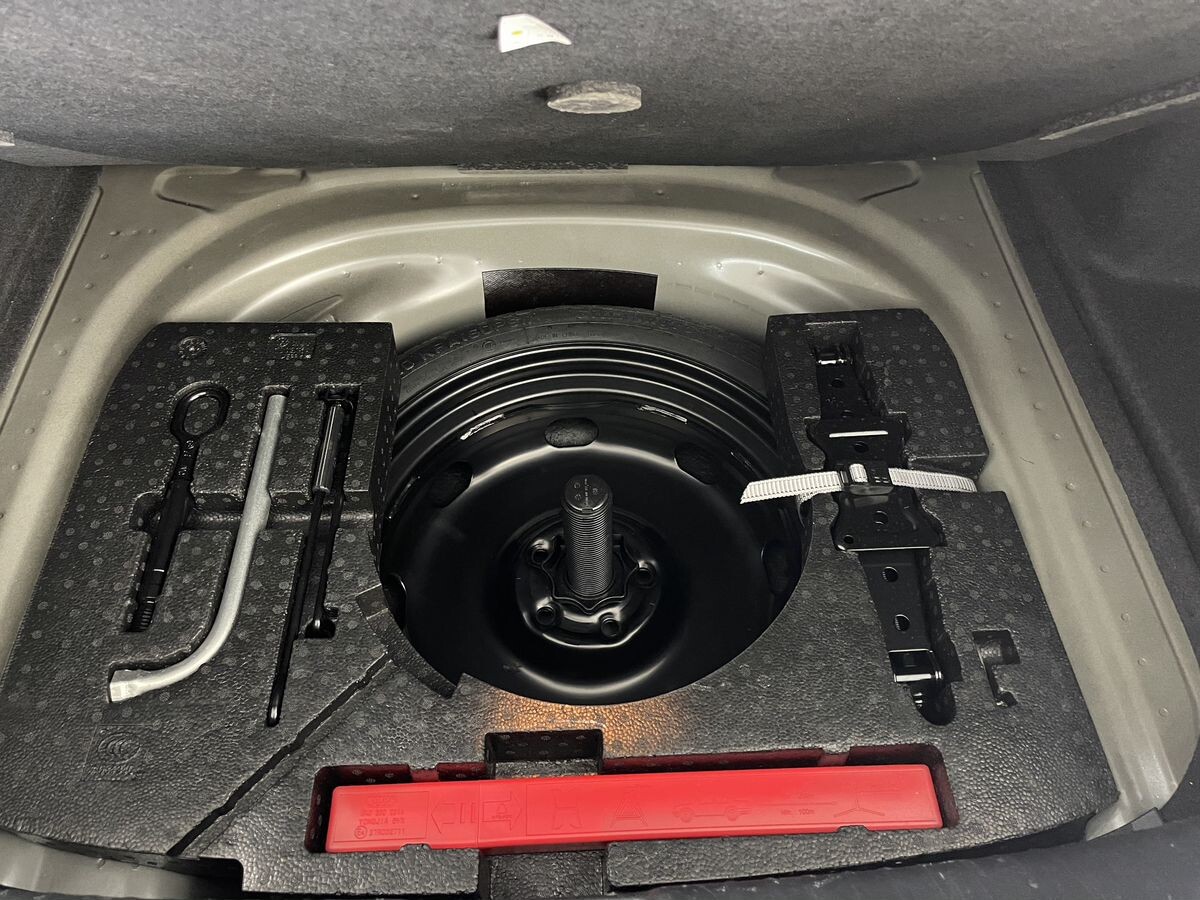 Volkswagen Sagitar 2021 - фото автомобиля