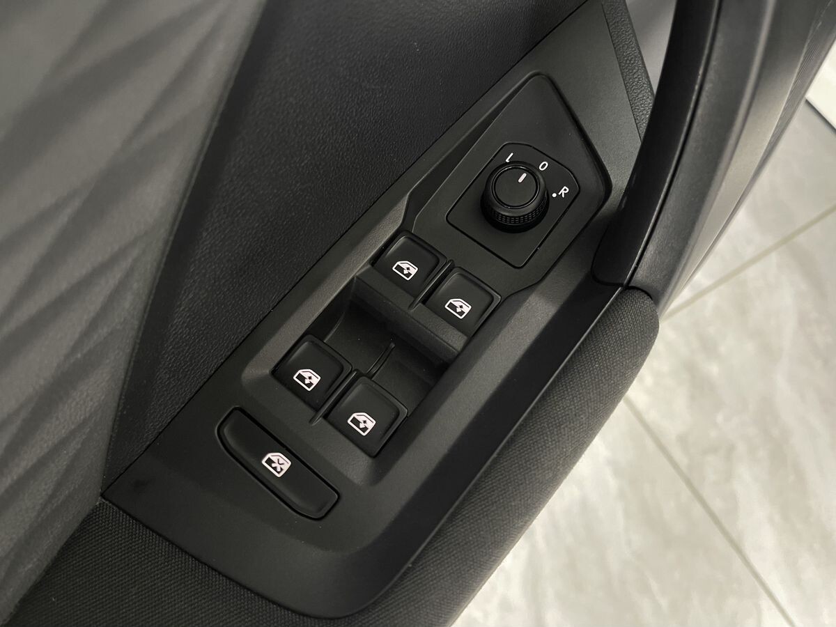 Volkswagen Tharu 2022 - фото автомобиля