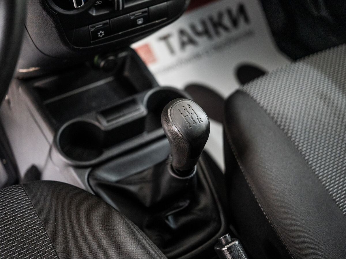 Лада Калина 2015 - фото автомобиля