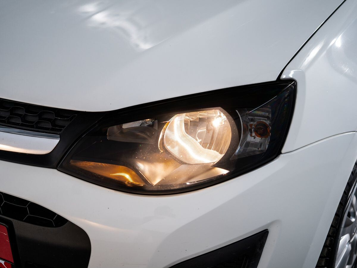 Лада Калина 2015 - фото автомобиля