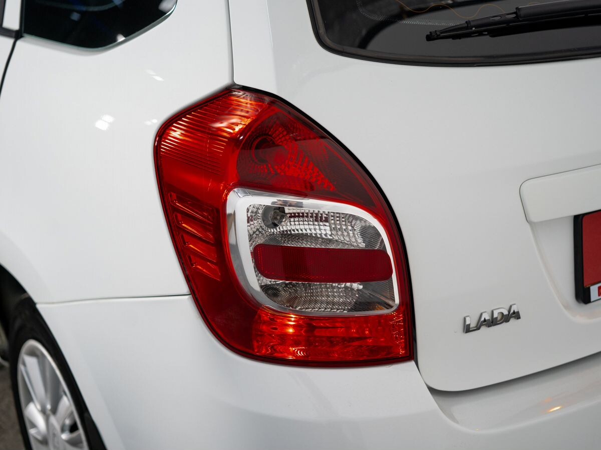 Лада Калина 2015 - фото автомобиля