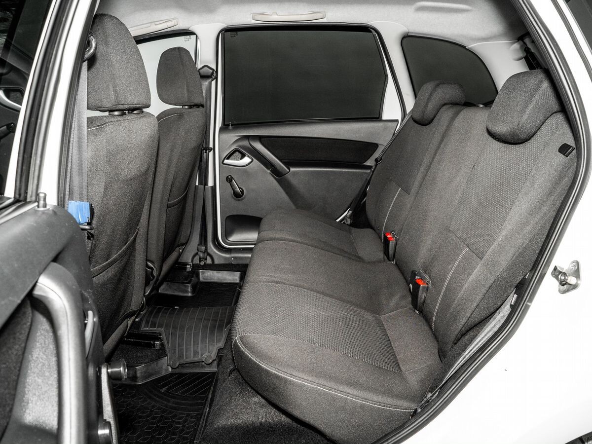 Лада Калина 2015 - фото автомобиля