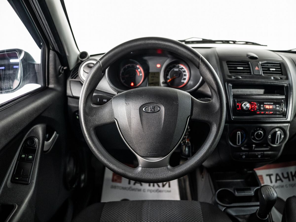 Лада Калина 2015 - фото автомобиля