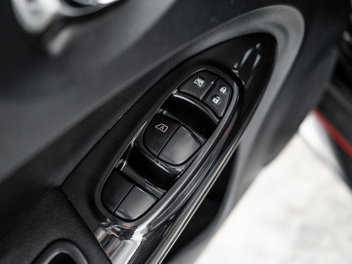 Nissan Juke 2014 - фото автомобиля