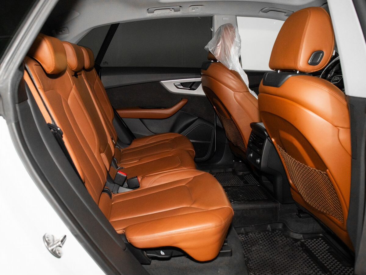 Audi Q8 2019 - фото автомобиля