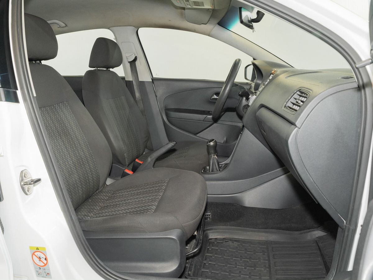 Volkswagen Polo 2019 - фото автомобиля