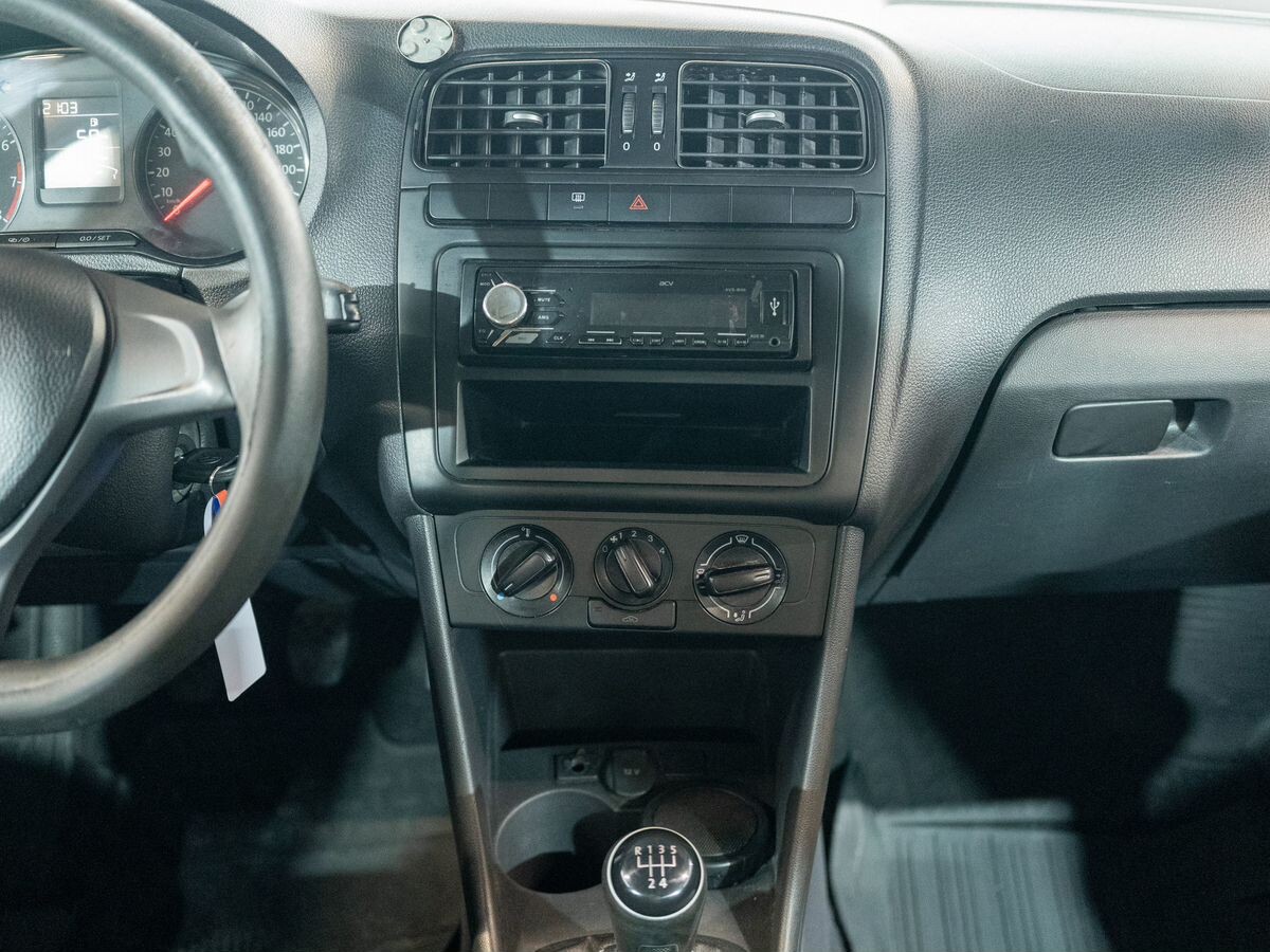 Volkswagen Polo 2019 - фото автомобиля