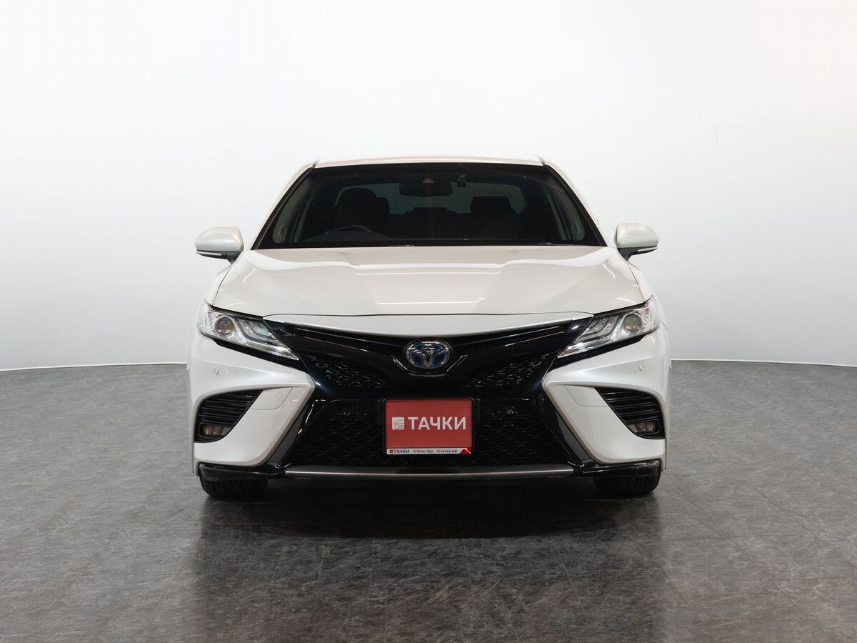 Toyota Camry 2018 - фото автомобиля