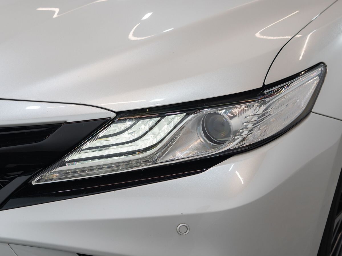 Toyota Camry 2018 - фото автомобиля