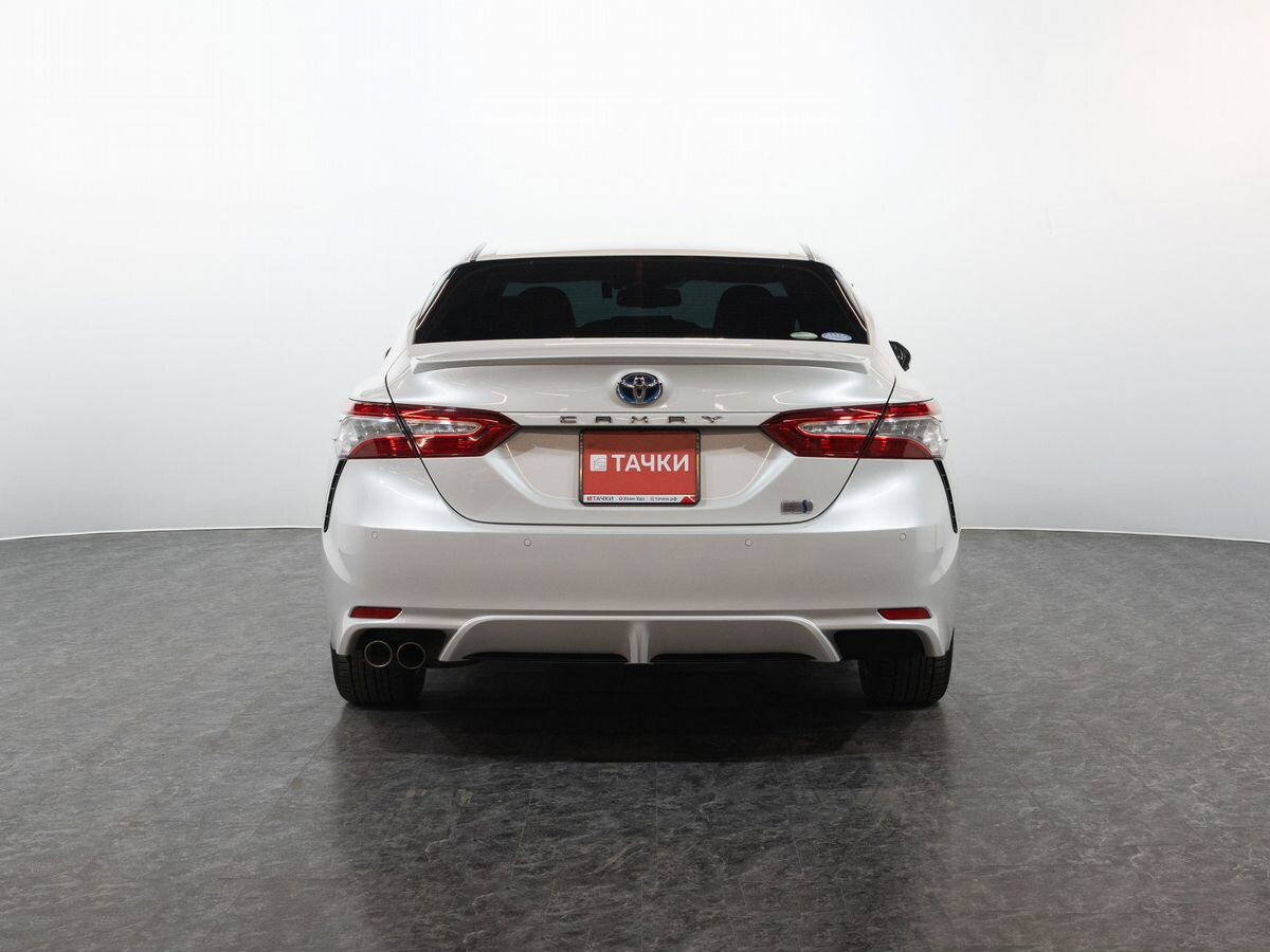 Toyota Camry 2018 - фото автомобиля