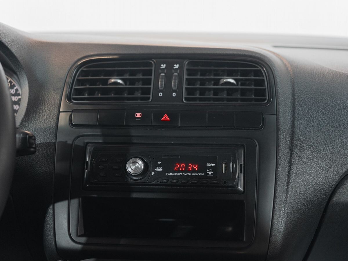 Volkswagen Polo 2019 - фото автомобиля