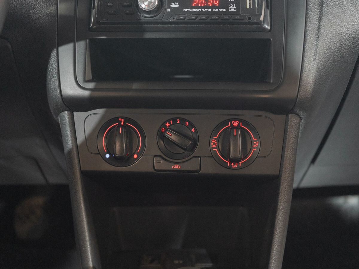 Volkswagen Polo 2019 - фото автомобиля