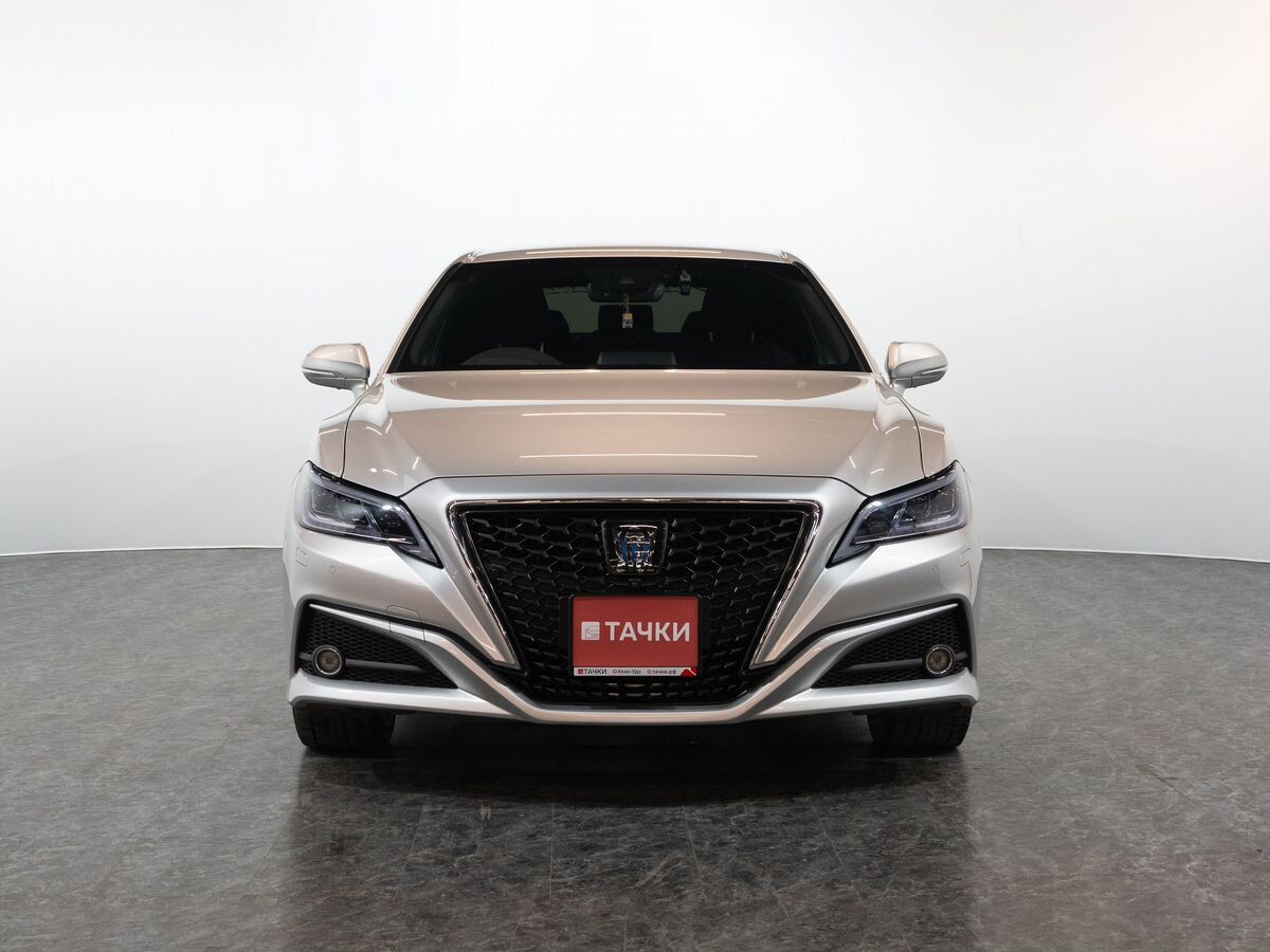 Toyota Crown 2018 - фото автомобиля