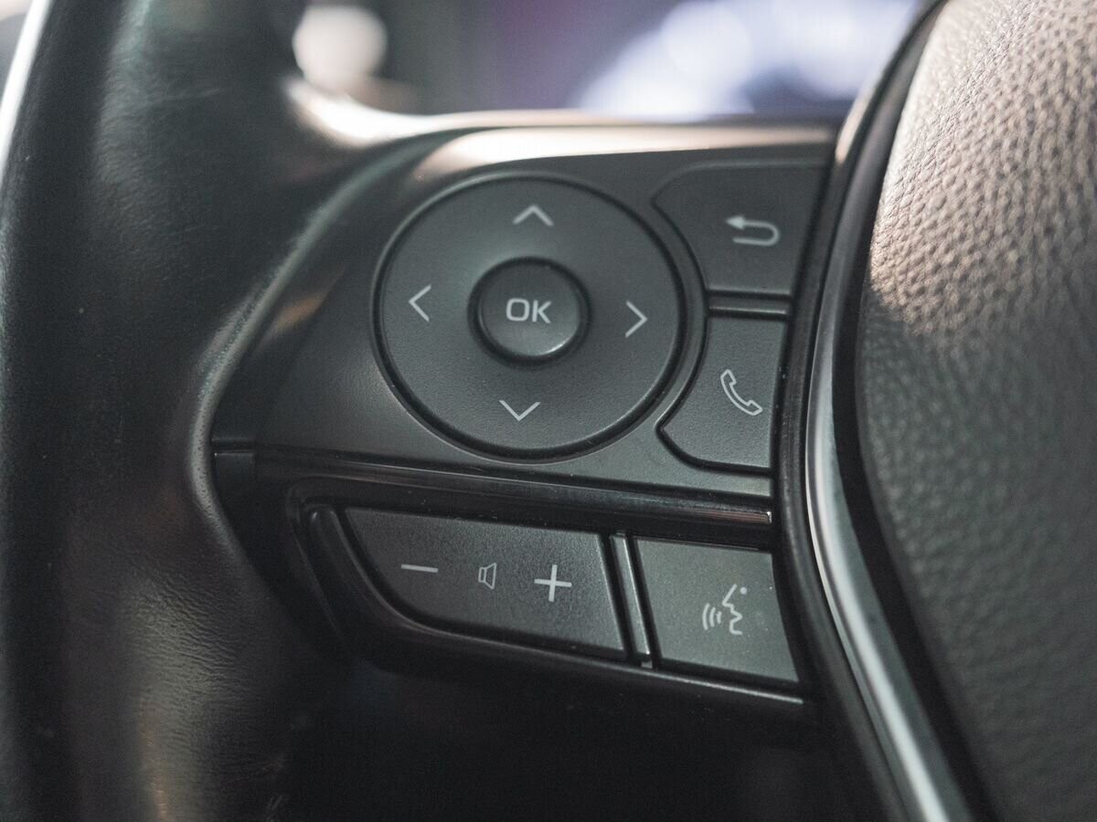 Toyota Crown 2018 - фото автомобиля