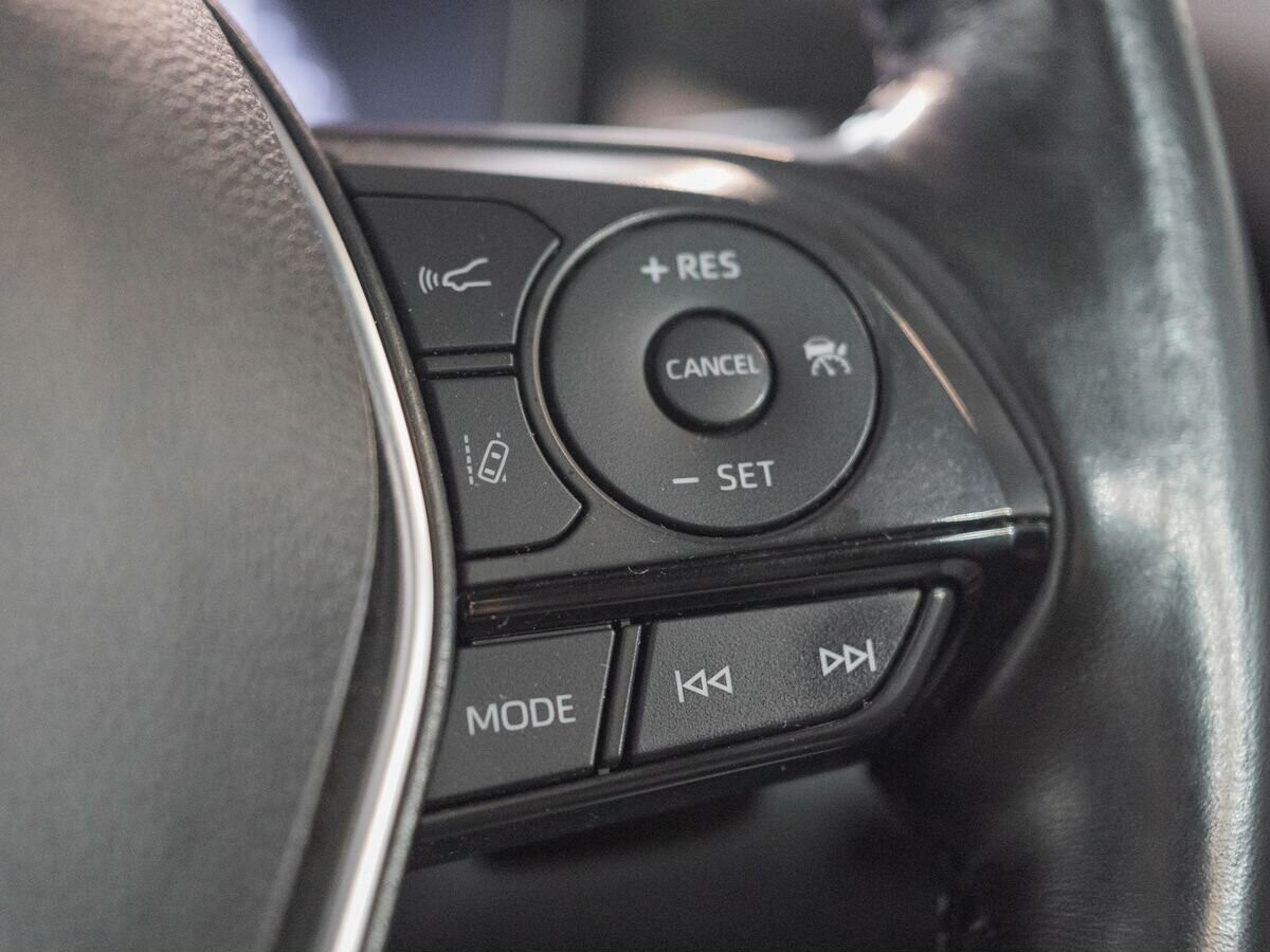 Toyota Crown 2018 - фото автомобиля