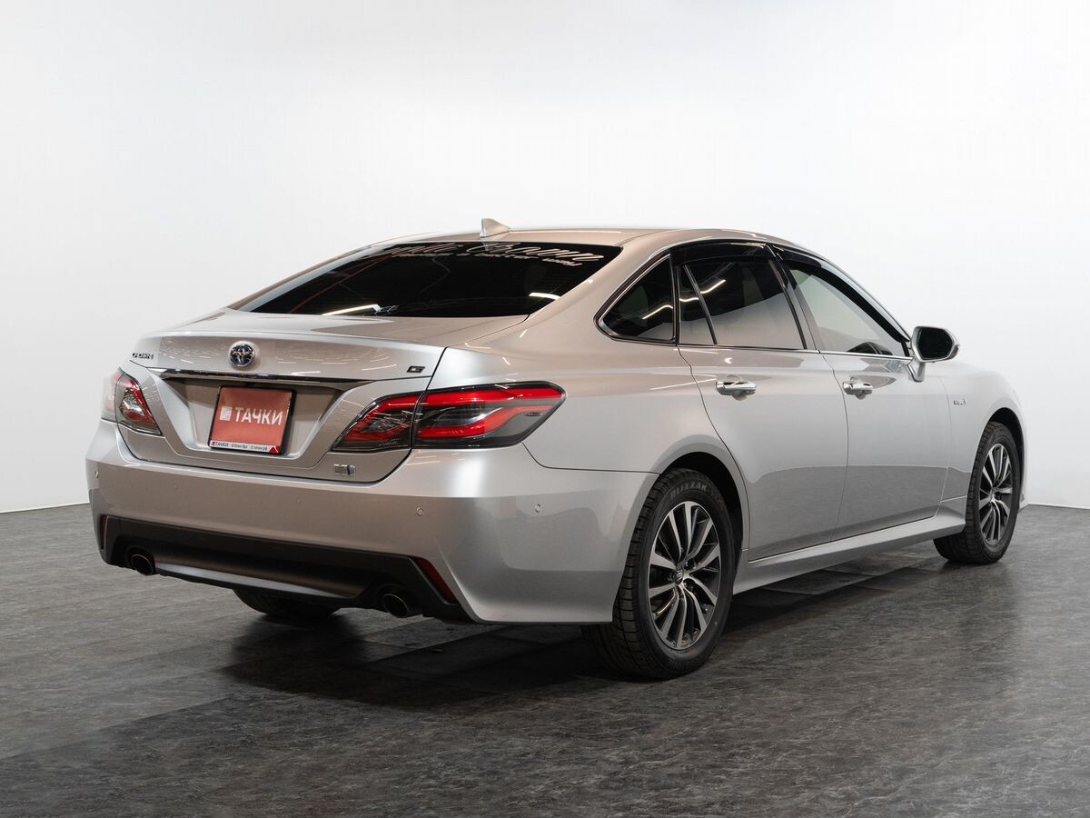 Toyota Crown 2018 - фото автомобиля