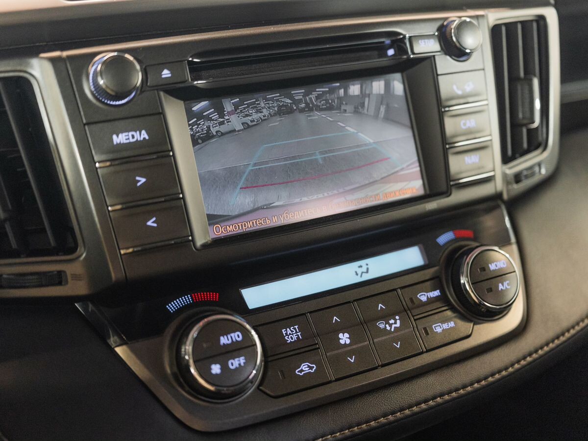 Toyota RAV4 2015 - фото автомобиля