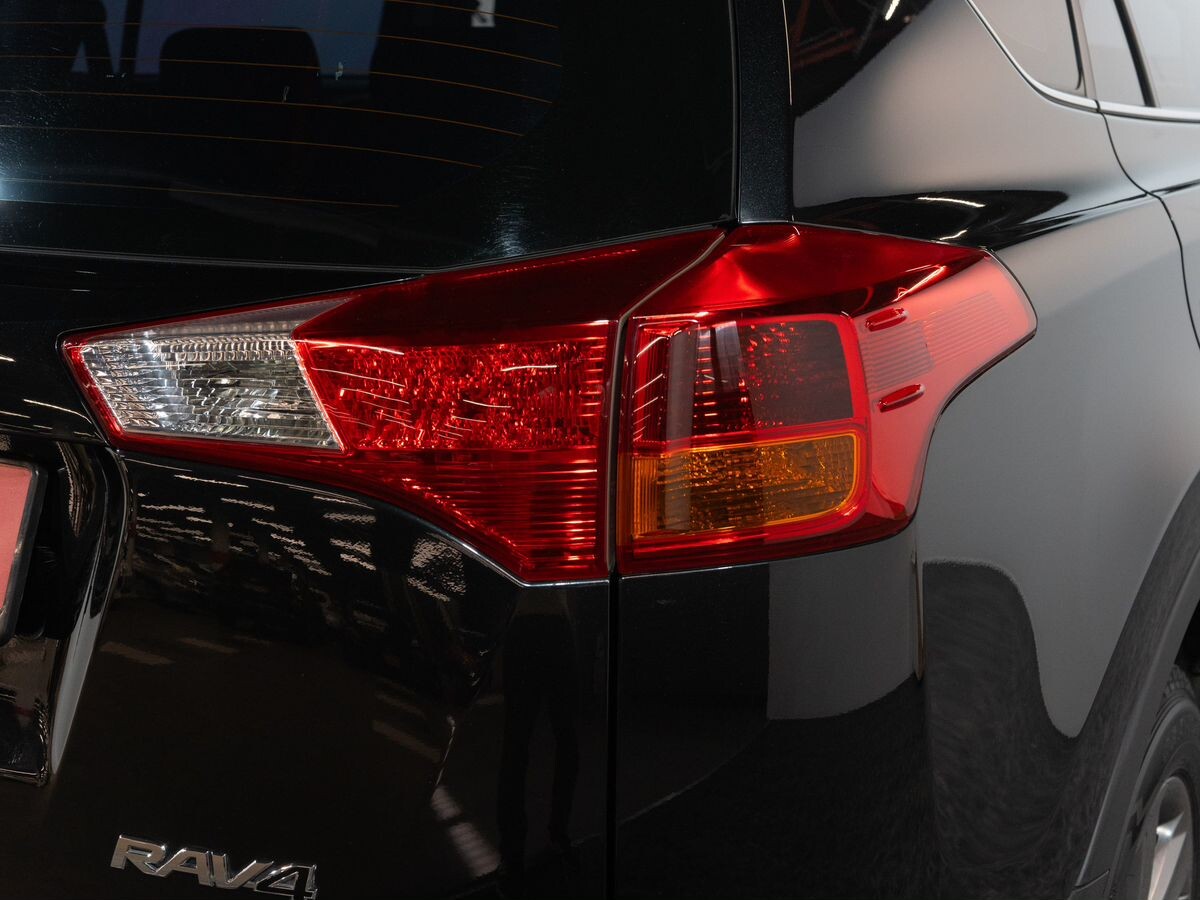 Toyota RAV4 2015 - фото автомобиля