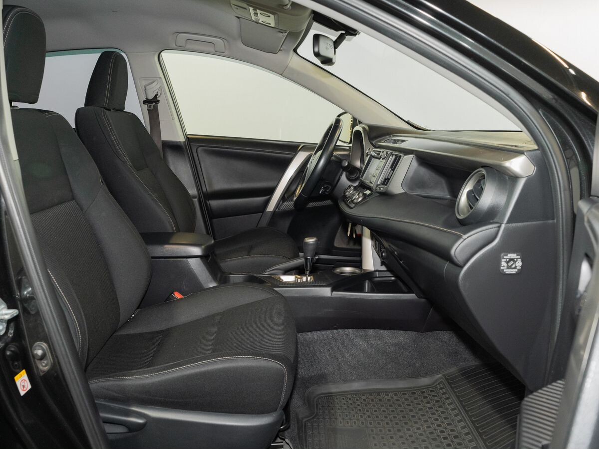 Toyota RAV4 2015 - фото автомобиля
