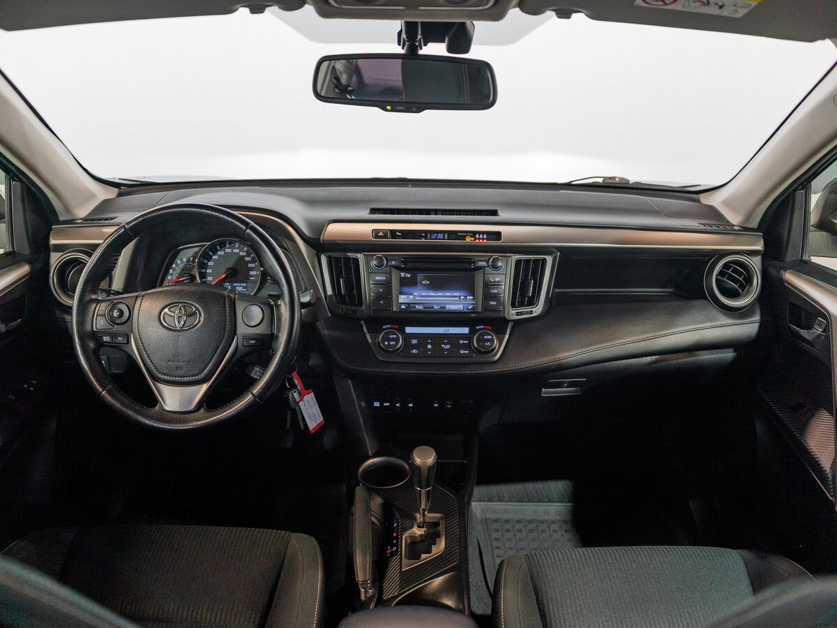 Toyota RAV4 2015 - фото автомобиля