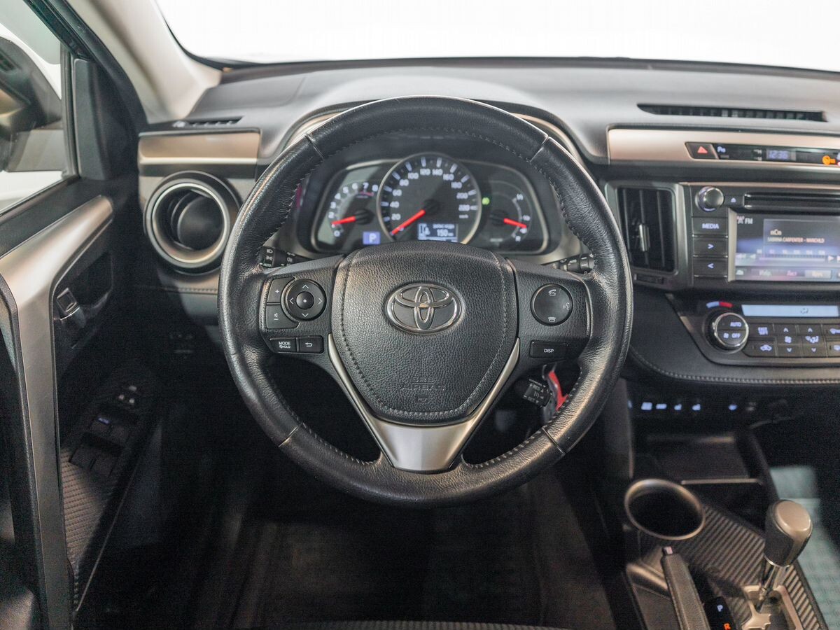 Toyota RAV4 2015 - фото автомобиля