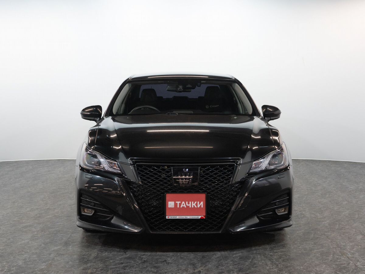 Toyota Crown 2017 - фото автомобиля