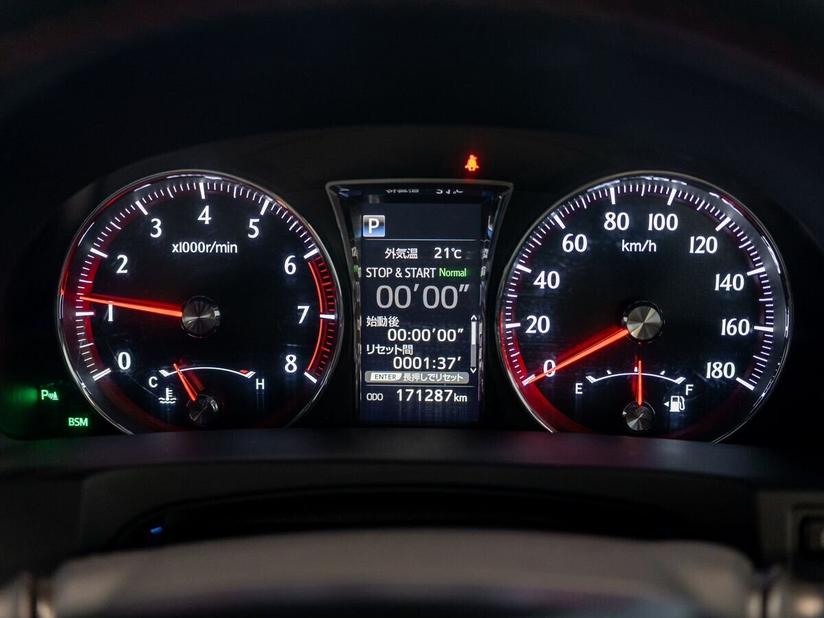 Toyota Crown 2017 - фото автомобиля