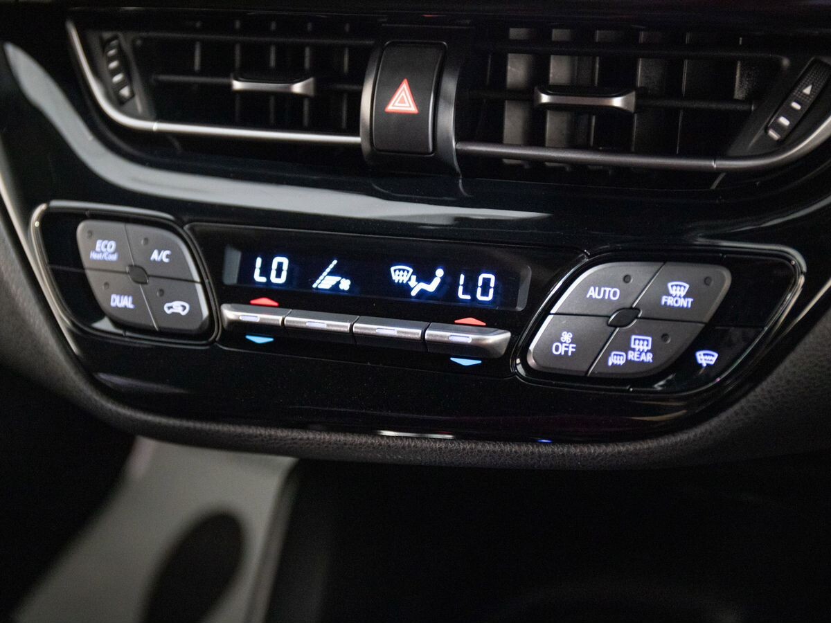 Toyota C-HR 2017 - фото автомобиля