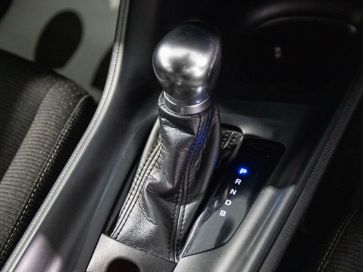 Toyota C-HR 2017 - фото автомобиля